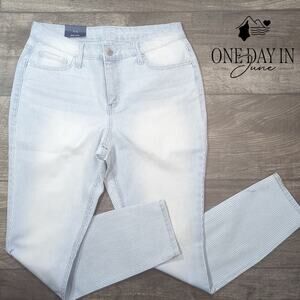 Crown & Ivy Petite High Rise Skinny Jeans Size 4P